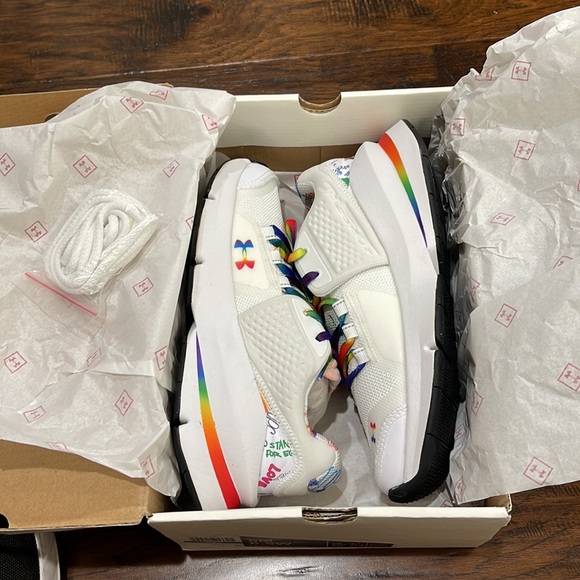 UNDERARMOUR FORGE RC PRIDE NWT SIZE 5 MEN, 6.5 WOMEN - Picture 7 of 7